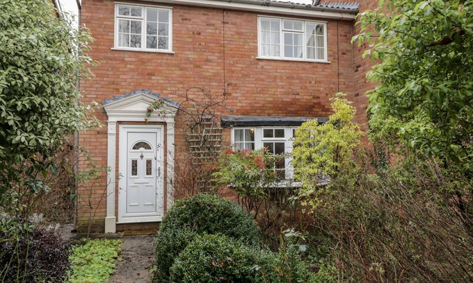 Malvern Cottage | POETS CORNER, romantic, character holiday cottage in Malvern