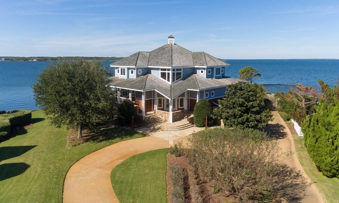 Manteo House | Point Break 6 Bedroom home at Pirate's Cove