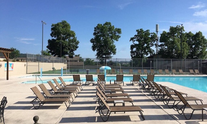 Table Rock Condo | Pointe Royale Newly-Renovated! Only 6 steps to fabulous views!