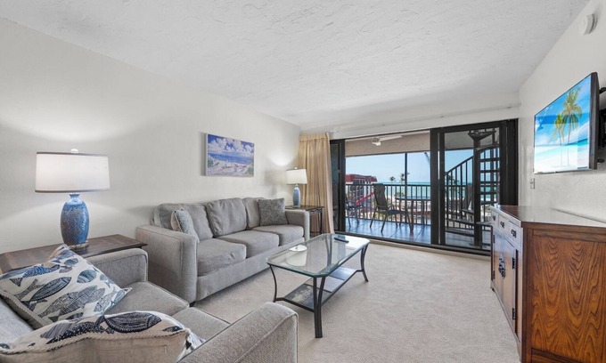 Sanibel Condo | Pointe Santo C42: Rooftop Deck w Direct Gulf Views