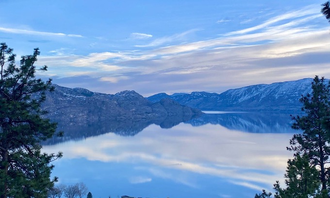 Central Okanagan House | Ponderosa Lookout
