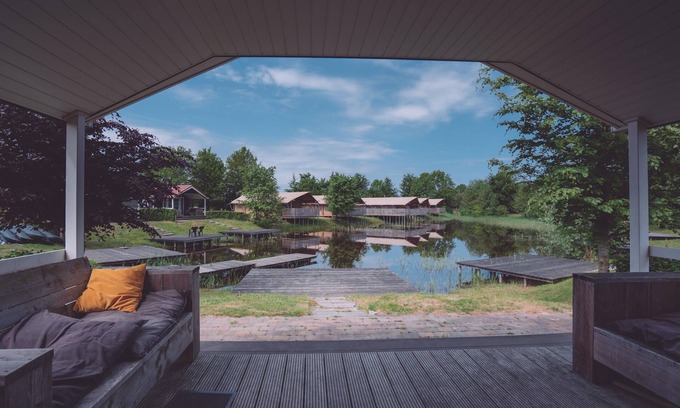Bant Ski Chalet | Pondside Stay w/Kitchen
