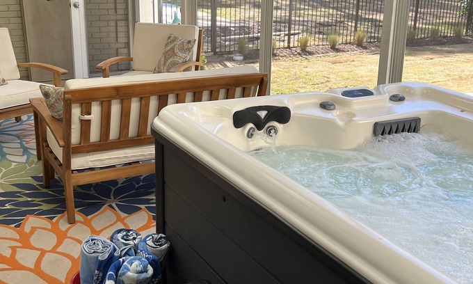 Wilmington House | Pool 2024, Hot Tub, Near Beaches and Historic area!