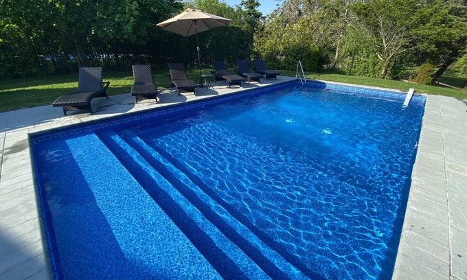Culloden Shores House | Pool, Beach and Hot Tub.what else do you need for the best summer ever?!