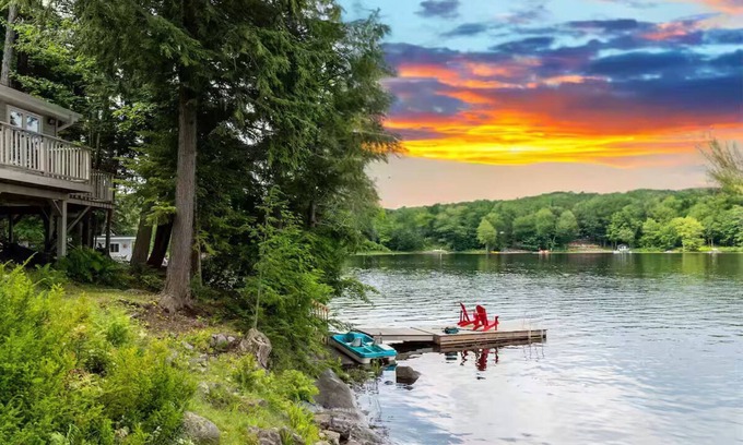 Muskoka Lakes Cottage | Pool|Firepit|Starlink: Waterfront Muskoka Cottage