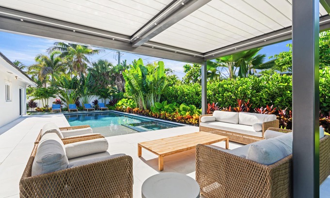 Singer Island House | Pool Home 4-beds, 3-Bath! Walk to the beach!