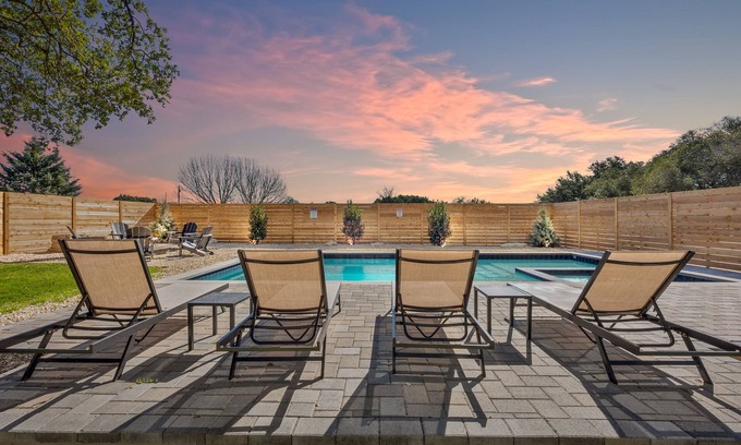 Dripping Springs House | Pool, Hot Tub, Fire Pit, + Large Yard!