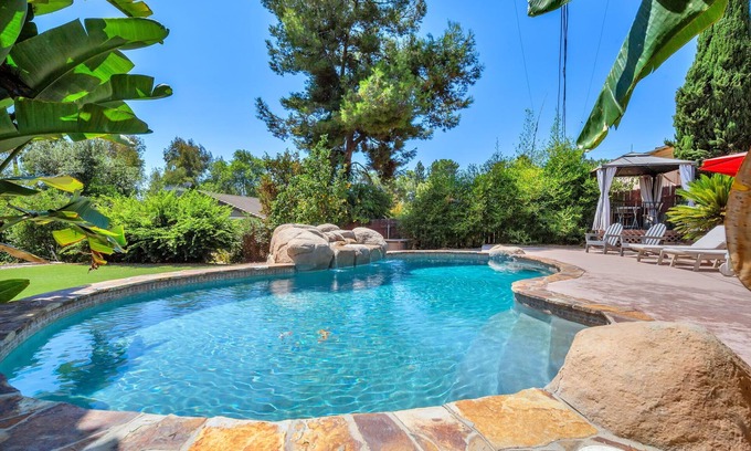 Vista House | Pool, hot tub, fire pit, and more! Aqua La Vista - New Listing