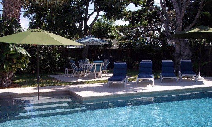 Riviera Beach House | Pool house,3/2, Sleep 6, Beach 3',4 car park, Paley/Port/Rybo/Cracker Boy, Dogs