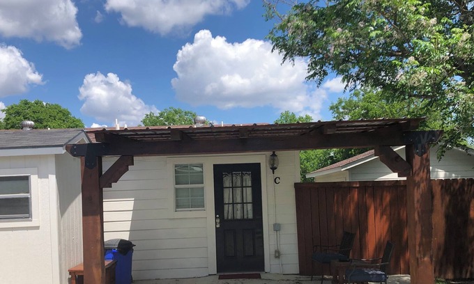 San Antonio Cottage | Pool House C