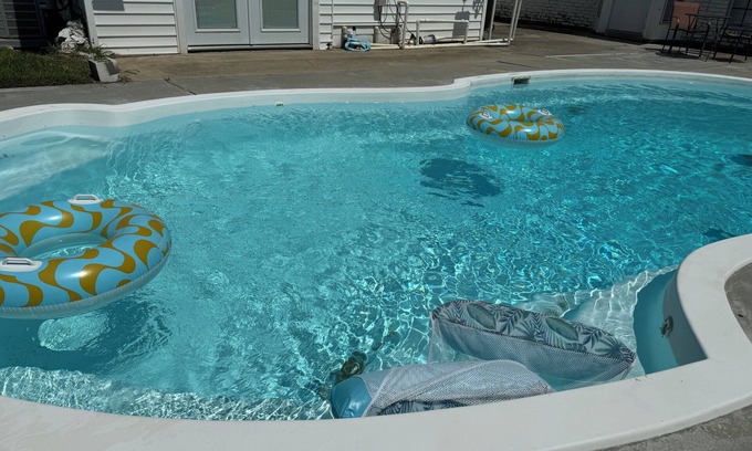 Broussard House | Pool House!nGreat large house for family vacation