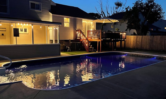 Newport News House | Pool House