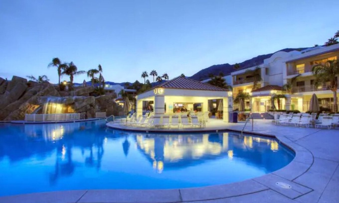 Canyon Corridor Condo | Pool + Kitchen! Huge Pool with Waterfall! Beautiful!