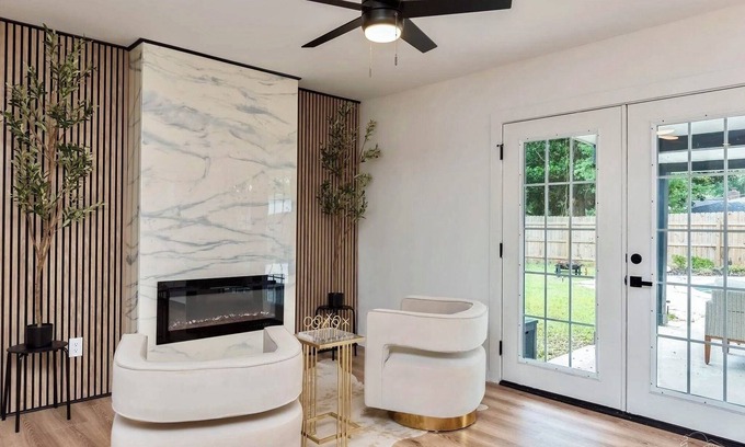 Northeast Pensacola House | Pool paradise in P'cola - Stylish, Dog-friendly home close to shopping & beach!