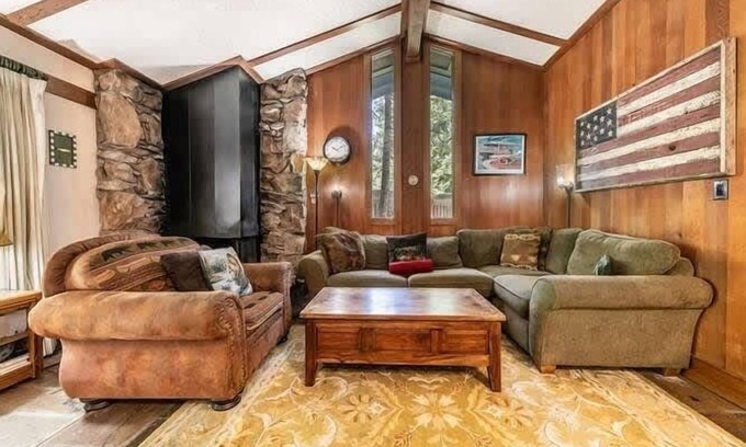 Tahoe Tavern House | Pool|Pier|Beach|Tennis|Pickleball|Walk to Town
