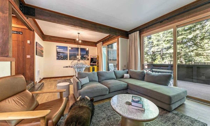 Tahoe Tavern House | Pool|Pier|Beach|Tennis|Pickleball|Walk to Town
