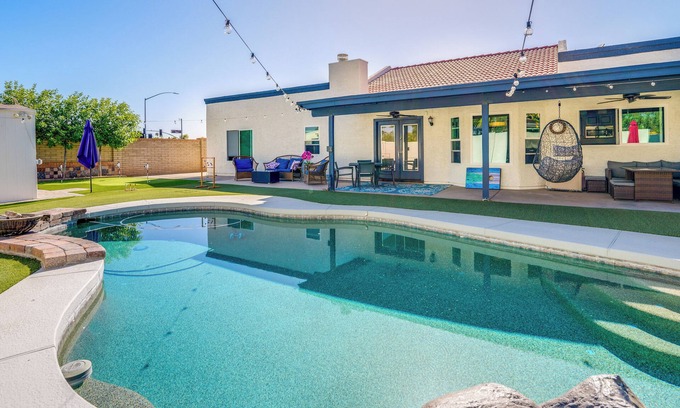 Chandler House | Pool, Putting Green & Games: Chandler Home!