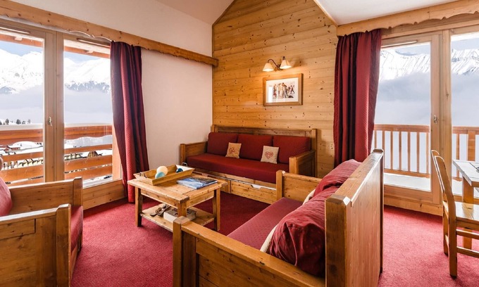 La Toussuire Apartment | Pool Retreat in La Toussuire