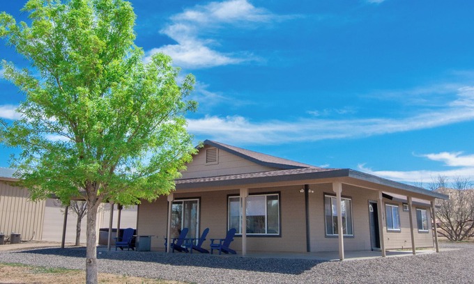 Cornville House | Pool, Sauna, Hot Tub, King size beds, BBQ, easy access to Sedona@Dark Sky Ranch!