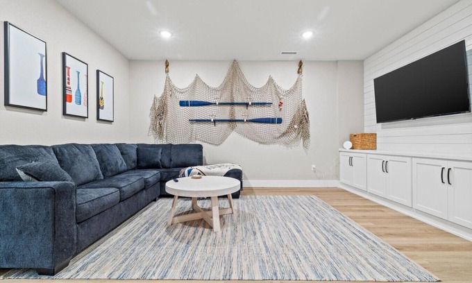 Kimberling City Apartment | Poolside Lake Retreat | Dock & 2 Living Spaces