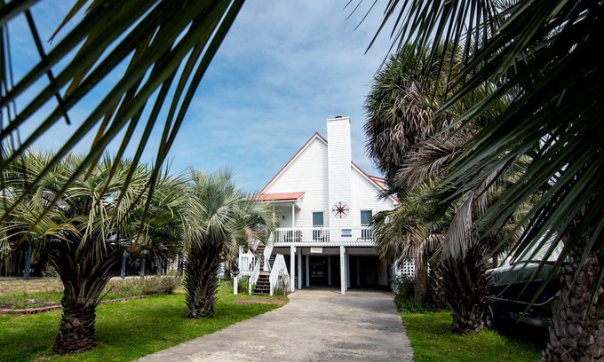 Edisto Island House | Pop Pop's Place - Newly Renovated, Ocean Views, Screened Porch & Pets Welcome