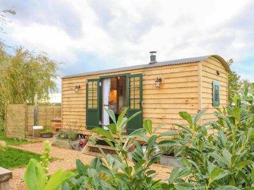 Redmile House | Poppie's Shepherd's Lodge Retreat & Wellness