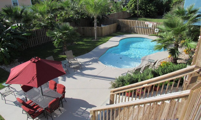 Port Aransas House | Port A on the Horizon! 2B/2Bath, Heated Pool, Sleeps 8
