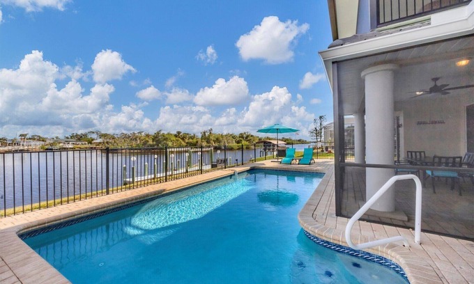 Port Charlotte House | Port Charlotte 4 Bedroom Pool Vacation Home on Canal