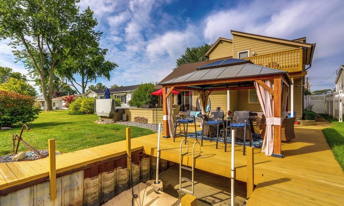 Port Clinton House | Port Clinton Home w/Private Dock + Gazebo!
