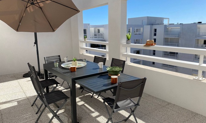 Leucate Apartment | Port Leucate: T4 Duplex Climatisé, 8 Pers, 400m Plage, Terrasses Est, Parking Sécurisé