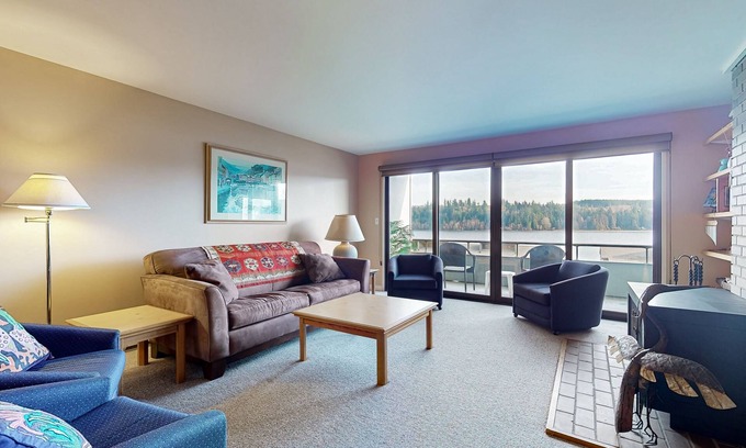 Port Ludlow Hotel | Port Ludlow condos with beautiful water views