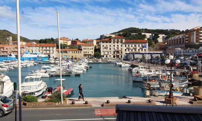 Port-Vendres Apartment | Port-Vendres: T2 4 pers ascenseur, loggia ensoleillée, près des commerces - FR-1-309-188