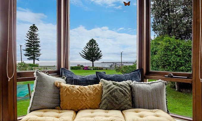 Portland House | Port View