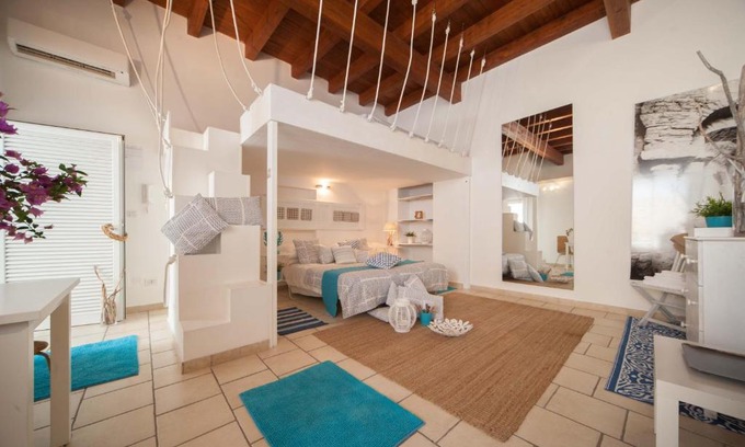 Trani Bed & Breakfast | Portadamare