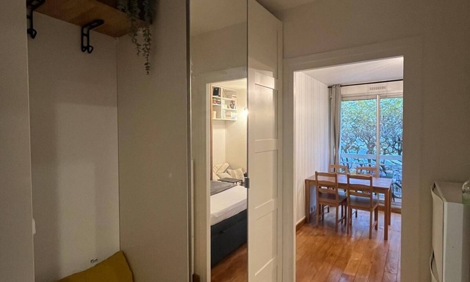 Vanves Apartment | Porte de Paris studio standing