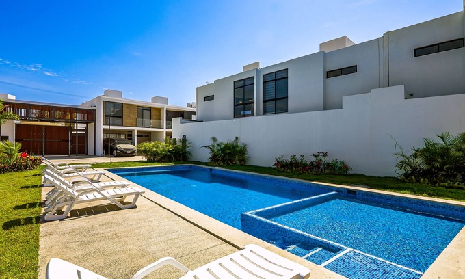 Las Jarretaderas House | Porto Residencial, Unit 10 | Sunny house in Nuevo Vallarta with pool access