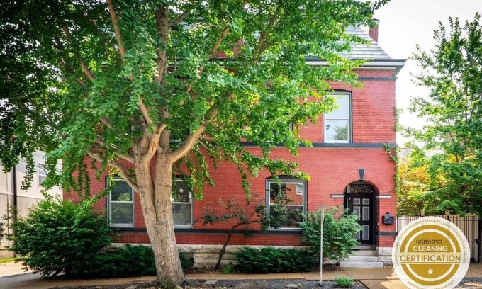 Soulard House | Posh 4-Floor Soulard Family Home/ABODEbucks