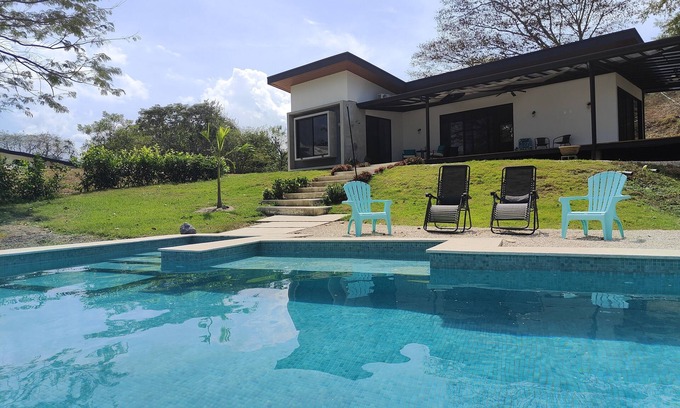 Potrero House | Potrero Hills CR, 10 min away from beautiful beaches!