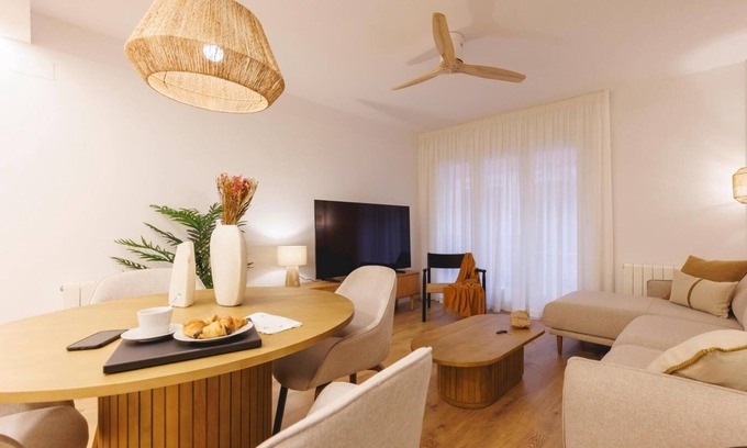 Eixample Apartment | Pou Rodó - Holiday Apartment Rental Girona | Bravissimo