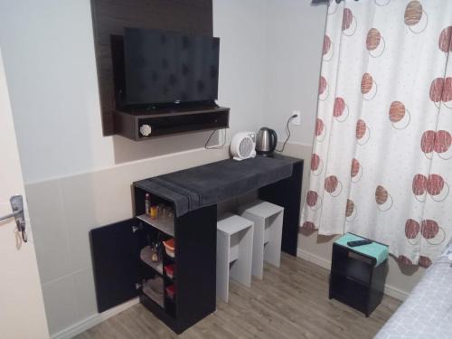 Lages House | POUSADA ALTERNATIVA MANU LAGES Quarto Com Banheiro no Corredor