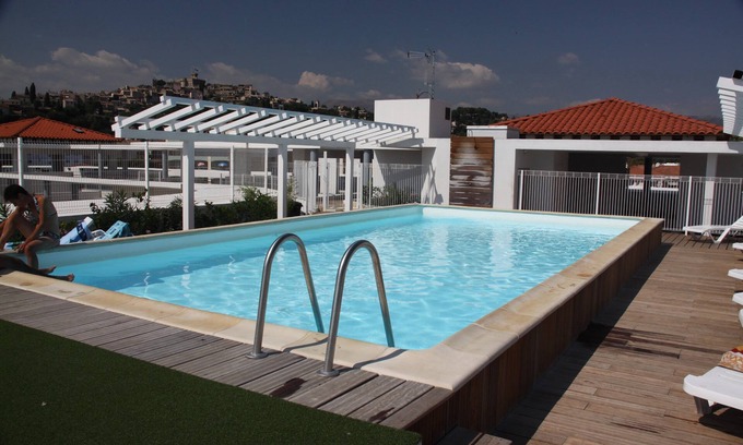 Cagnes-sur-Mer Condo | Près de la plage! Charmant Appart rénové + Piscine