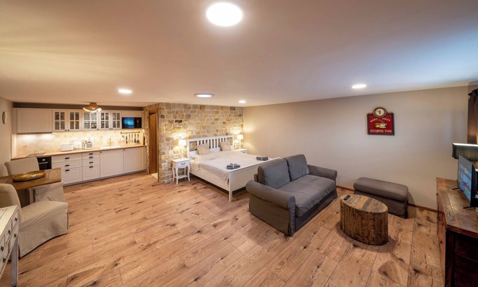 Chyne Apartment | Prague West - Quite Studio Terrace Chyne