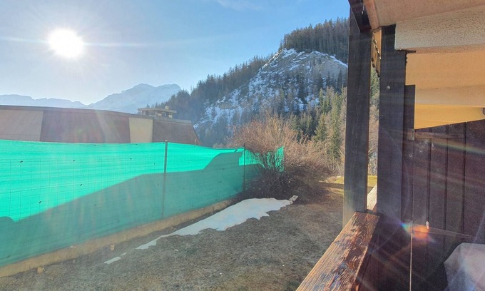 Pra Loup Apartment | Praloup 1600 - 25m² studio in ARRIBAU copro equipped with all comforts for 4 people.