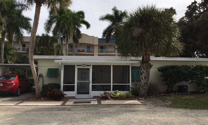 Siesta Key Cottage | Prem 2Bed/2Bath Gate House Cottage with private beach access!