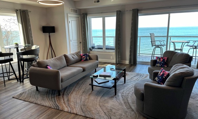 Geneva Condo | Premier 2 br/3ba Lakefront condo Sleeps 4 Also has Lakeview from Master Bedroom