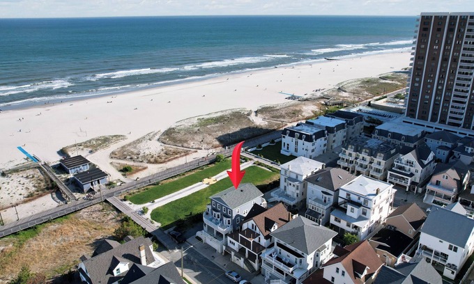 Atlantic City House | Premier beachfront “Beach Pad” - 9 bdrms/15 bed