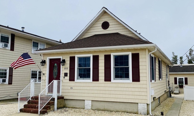 Ortley Beach House | PREMIER HOST-3BR SEASIDE PARK HOME, 2 BA One Short Block to Beach, Kit,Liv Room