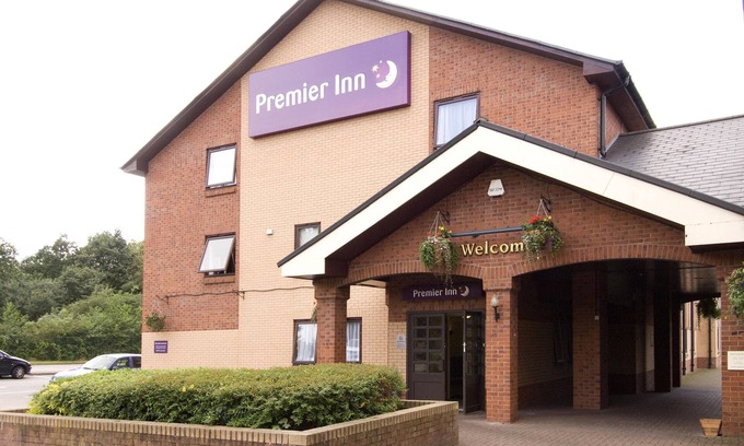 Cradley Hotel | Premier Inn Birmingham South - Rubery