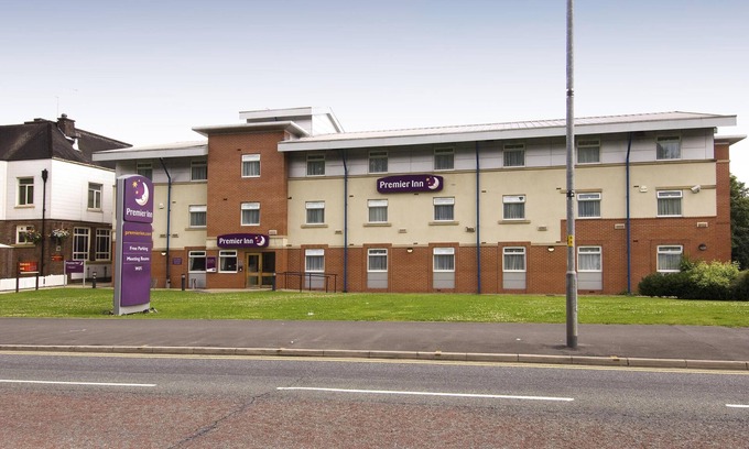 Manchester Hotel | Premier Inn Manchester - Heaton Park