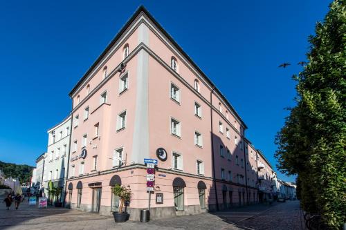 Passau Hotel | Premier Inn Passau Weisser Hase